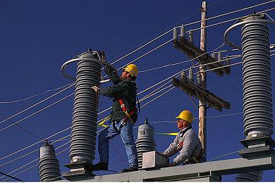 强化破坏功能 系列正统新作《英雄连3》正式亮相